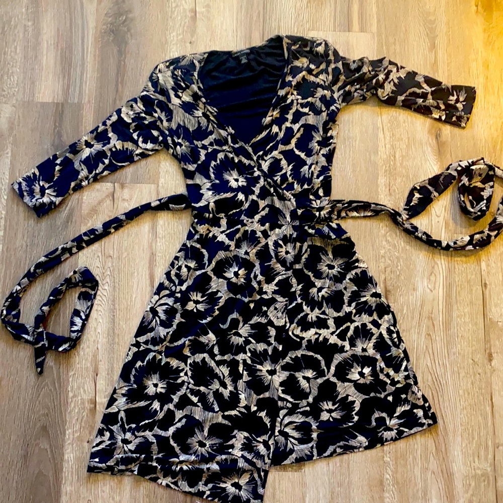Banana republic floral black XS wrap dress